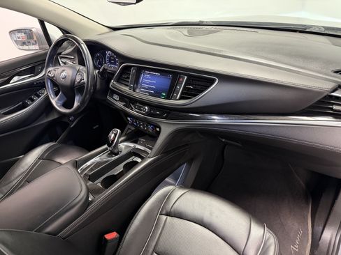 Used 2020 Buick Enclave Avenir w/ Avenir Technology Package FWD image 21