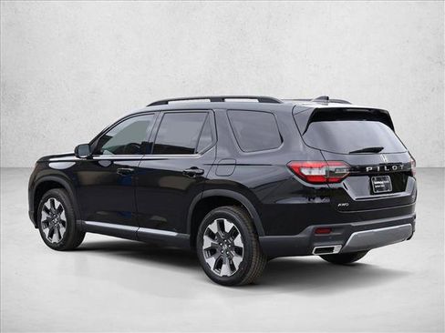 New 2026 Honda Pilot Touring image 9