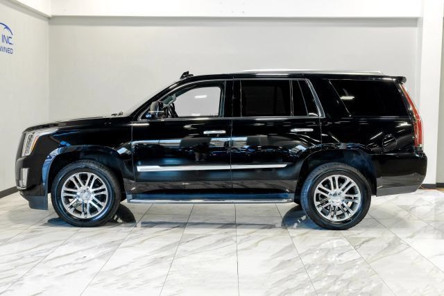 Used 2020 Cadillac Escalade 2WD image 16