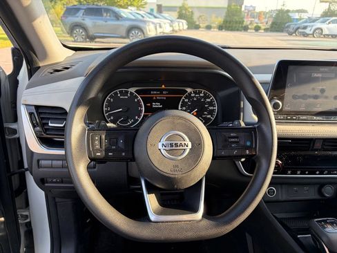 Used 2021 Nissan Rogue SV FWD image 15