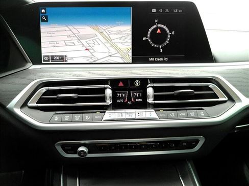 Used 2020 BMW X7 M50i image 19