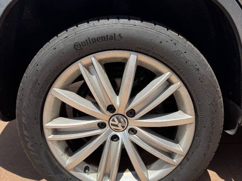 Used 2009 Volkswagen Tiguan S FWD image 28
