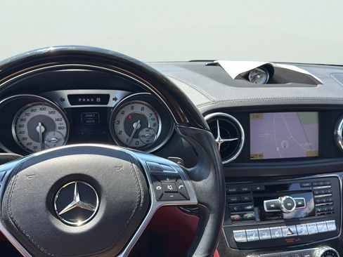 Used 2013 Mercedes-Benz SL 550 image 14