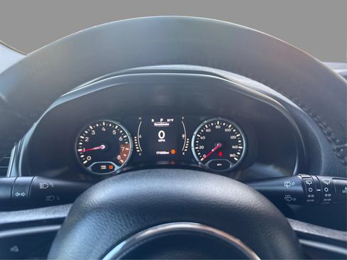 Used 2015 Jeep Renegade Latitude AWD/4WD image 20