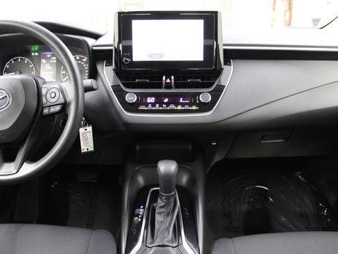 Used 2023 Toyota Corolla LE image 19