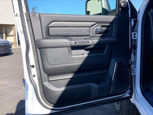 New 2026 RAM 2500 Limited image 18