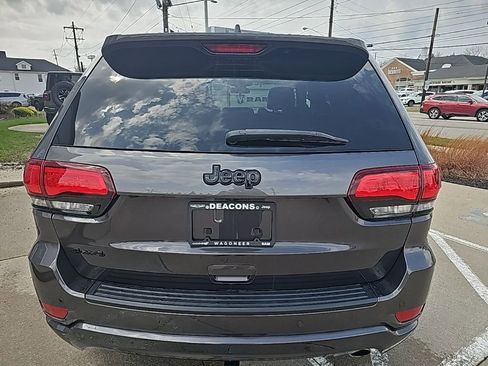 Certified 2021 Jeep Grand Cherokee Laredo X image 11