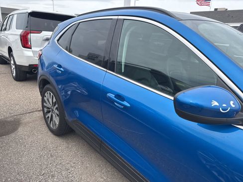 Used 2021 Ford Escape Titanium FWD image 21