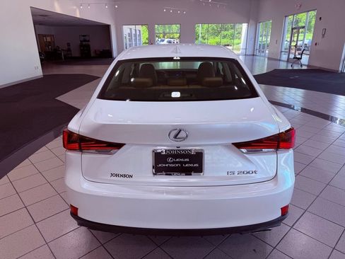 Used 2017 Lexus IS 200t RWD image 11
