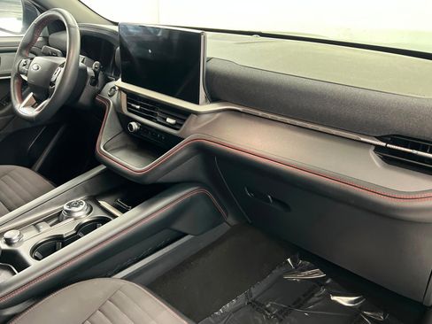 Used 2025 Ford Explorer ST-Line w/ ST-Line Street Pack image 25