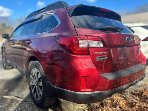 Used 2017 Subaru Outback 2.5i Limited image 7