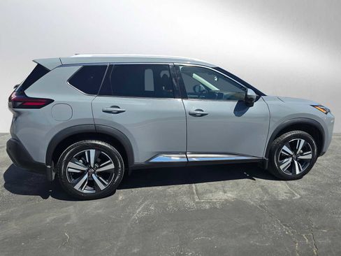 Used 2023 Nissan Rogue SL AWD/4WD image 2