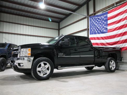 Used 2014 Chevrolet Silverado 2500 LT w/ Texas Edition AWD/4WD image 4