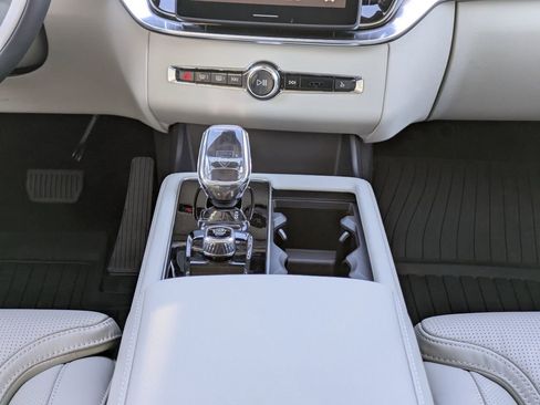 New 2026 Volvo XC90 T8 Ultra w/ Protection Package Premier AWD/4WD image 24
