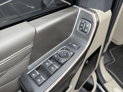 Used 2025 Ford F450 Platinum w/ Platinum Plus Package image 23