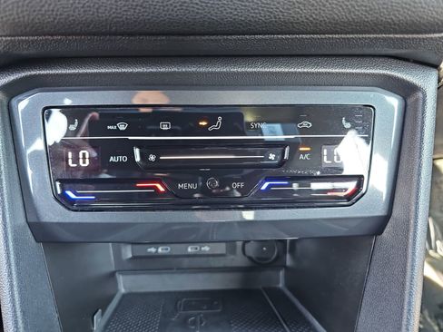 Used 2022 Volkswagen Tiguan SE R-Line image 25