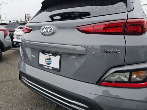 Used 2023 Hyundai Kona SE FWD image 14