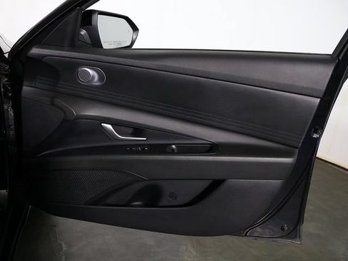 Used 2023 Hyundai Elantra SEL FWD image 30