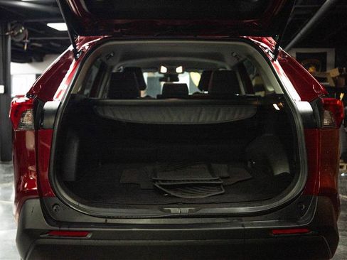 Used 2020 Toyota RAV4 LE w/ Carpet Mat Package FWD image 7
