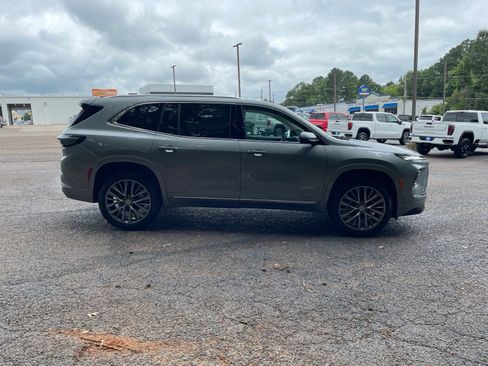 New 2026 Buick Enclave Avenir w/ Super Cruise Package FWD image 7