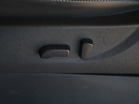 Used 2024 Nissan Frontier SL w/ Technology Package image 12