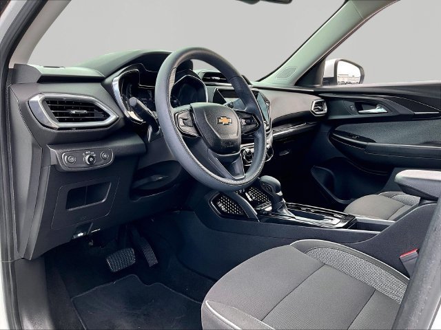 Used 2022 Chevrolet TrailBlazer LT w/ Convenience Package AWD/4WD image 8