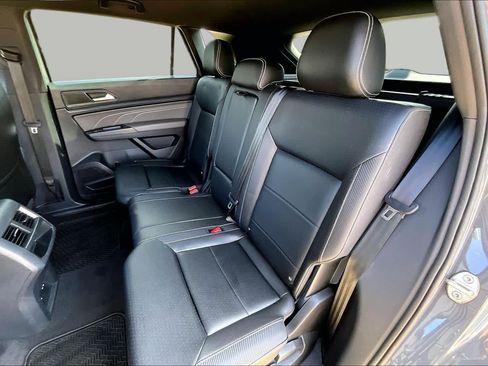 Used 2023 Volkswagen Atlas Cross Sport SE FWD image 20