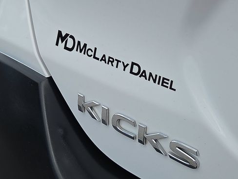 Used 2020 Nissan Kicks S FWD image 8