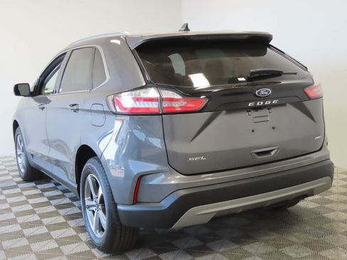 Used 2022 Ford Edge SEL w/ Convenience Package AWD/4WD image 3