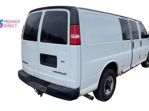 Used 2004 Chevrolet Express 2500 image 5