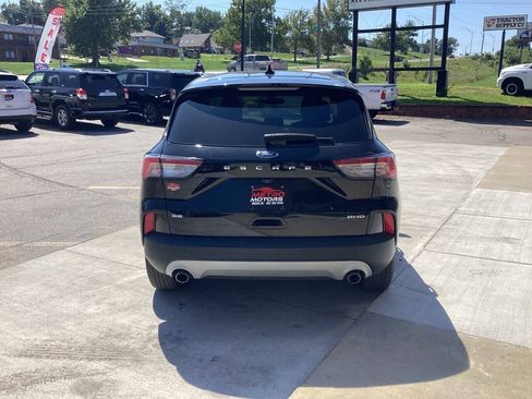 Used 2022 Ford Escape SE AWD/4WD image 5