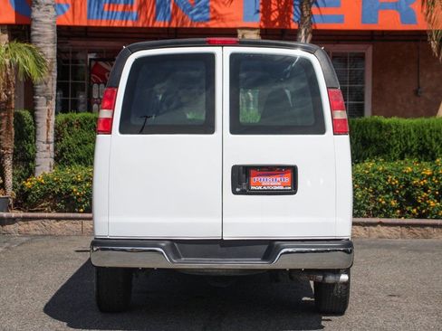 Used 2017 Chevrolet Express 2500 Extended image 7