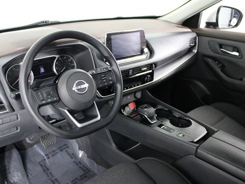 Certified 2023 Nissan Rogue SV image 18