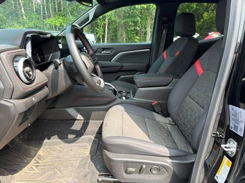 Used 2024 Chevrolet Colorado Z71 w/ Z71 Convenience Package 2 AWD/4WD image 16