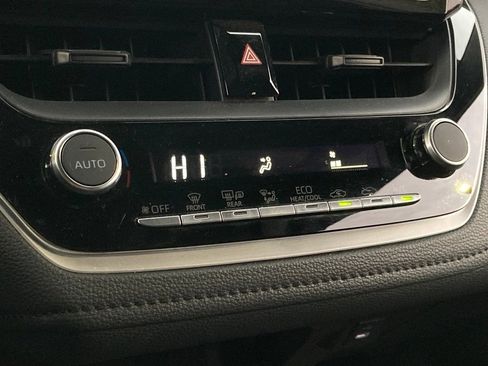 Used 2025 Toyota Corolla SE image 25