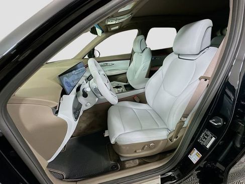 Certified 2026 Genesis GV70 2.5T Advanced AWD/4WD image 16