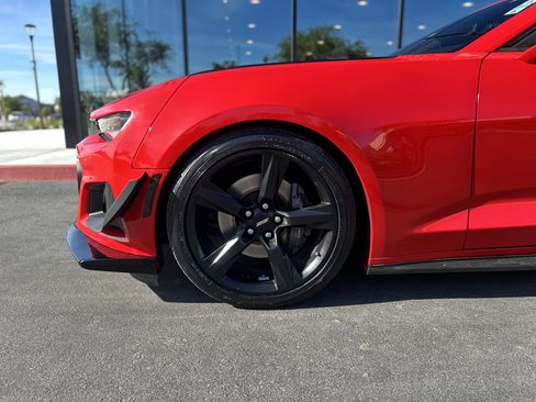 Used 2018 Chevrolet Camaro SS image 22