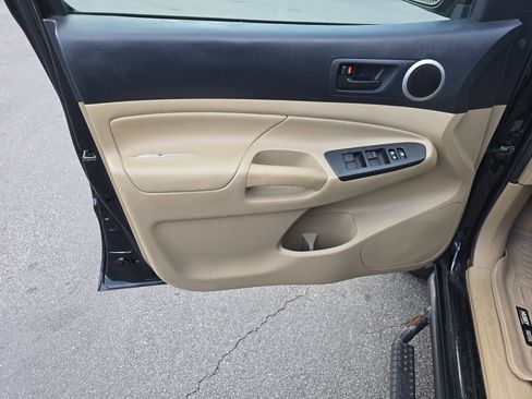 Used 2013 Toyota Tacoma 4x4 Double Cab w/ SR5 Pkg image 29