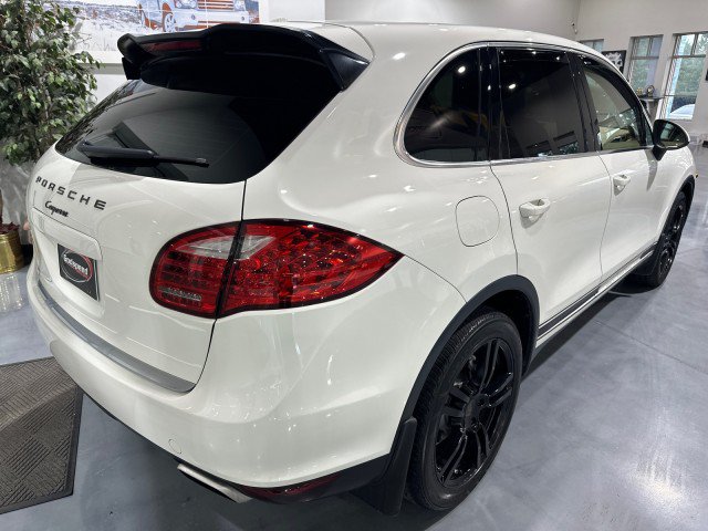 Used 2011 Porsche Cayenne AWD/4WD image 2