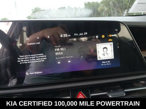 Certified 2025 Kia Niro EX Touring FWD image 15