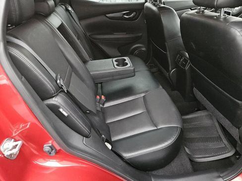 Used 2022 Nissan Rogue Sport SL image 34