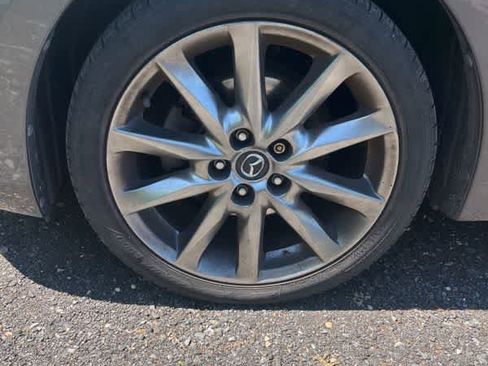Used 2018 MAZDA MAZDA3 Touring FWD image 11