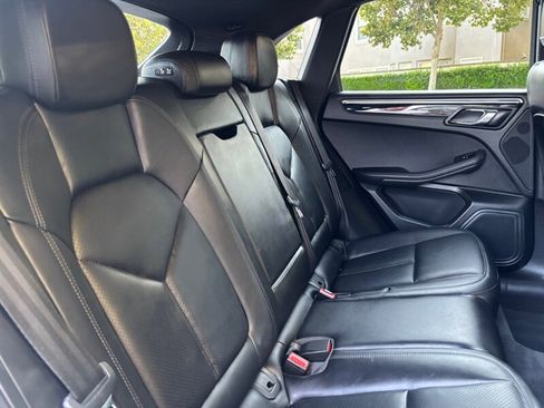 Used 2016 Porsche Macan S image 24