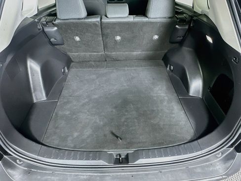 Used 2022 Toyota RAV4 LE FWD image 27