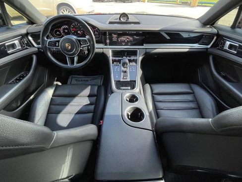 Used 2018 Porsche Panamera image 31