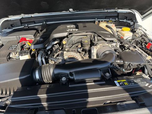 Used 2019 Jeep Wrangler Unlimited Sahara w/ Uconnect 4C Nav & Sound Group AWD/4WD image 29