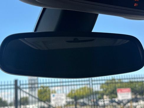 Used 2019 Chevrolet Equinox Premier FWD image 23