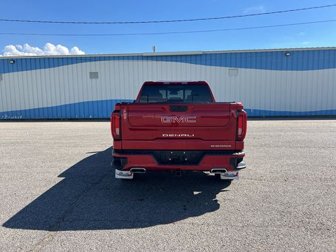 Used 2024 GMC Sierra 1500 Denali AWD/4WD image 5