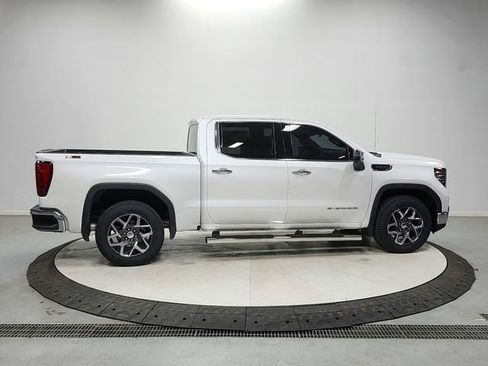 Used 2023 GMC Sierra 1500 SLT w/ SLT Premium Package AWD/4WD image 8