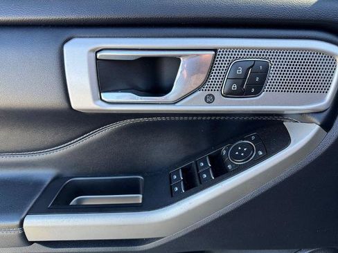 Certified 2022 Ford Explorer Limited w/ Equipment Group 301A image 20